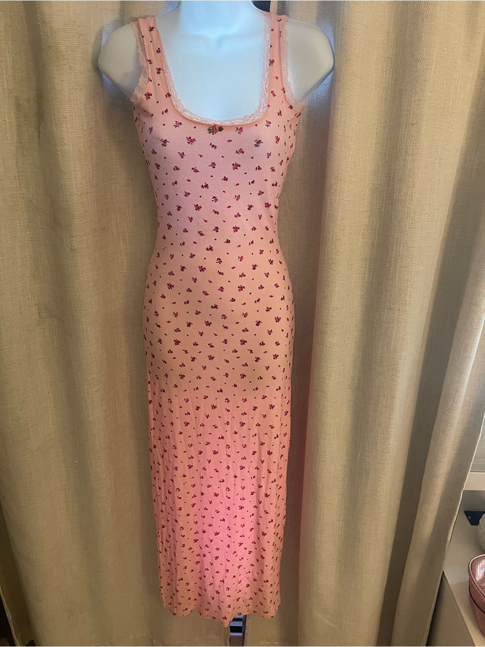 SKIMS Soft Lounge Lace Long Dresses in a pink ditsy floret dress BEAUTIFUL SZ M